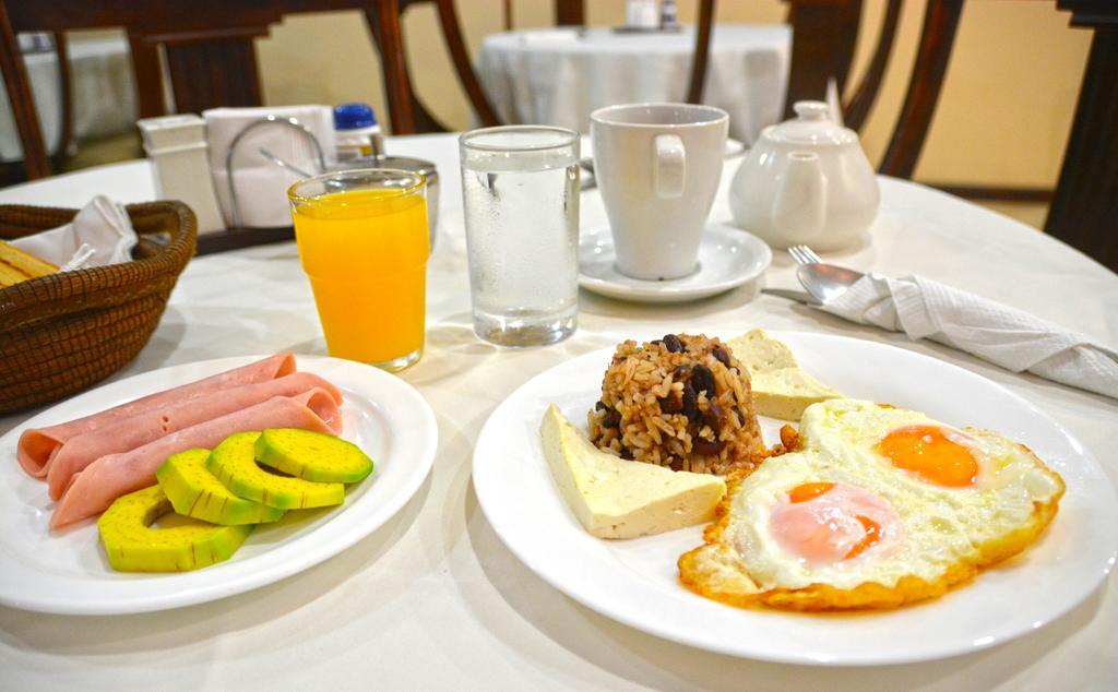 Hotel Internacional Манагуа Екстериор снимка